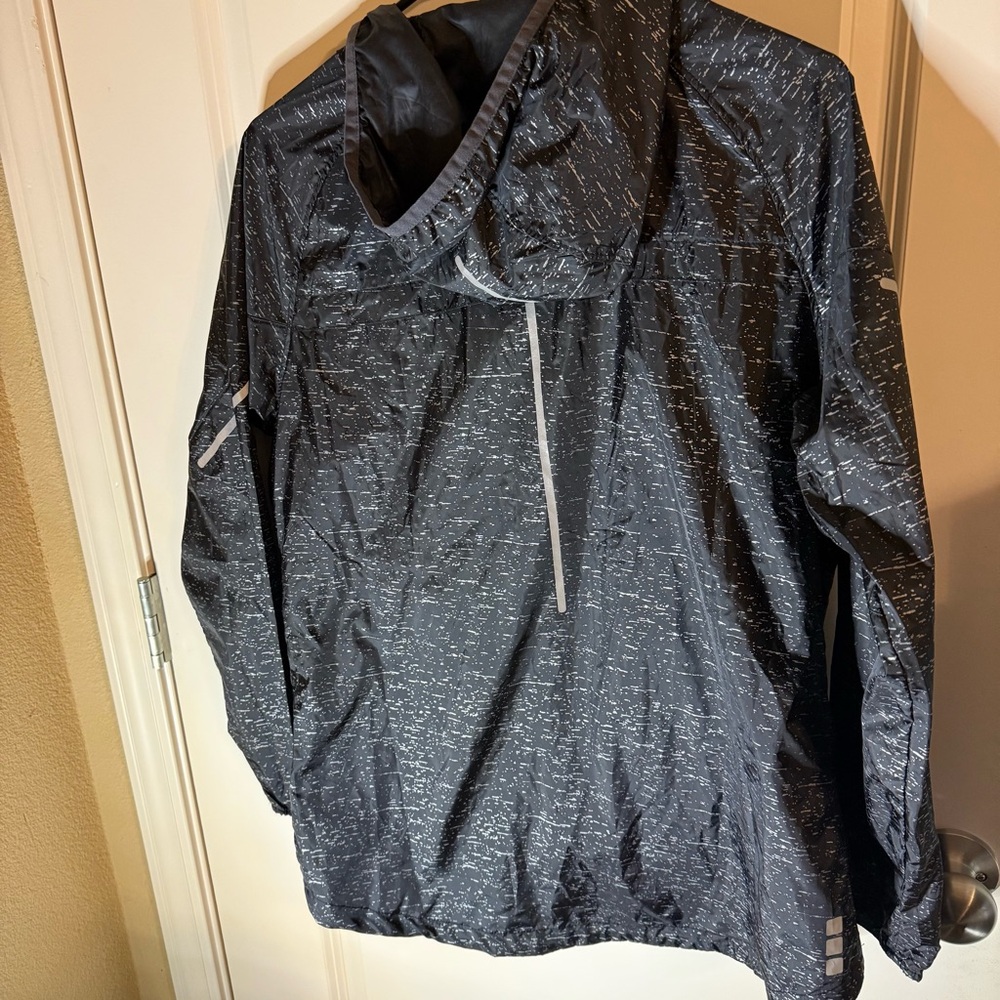 Elevate Reflective Black Lightweight Running Jack… - image 2